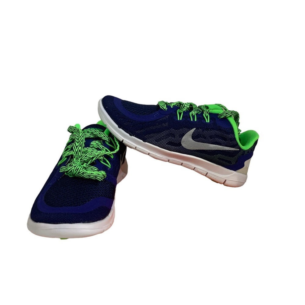 New in box NIKE FREE 5 size 13c